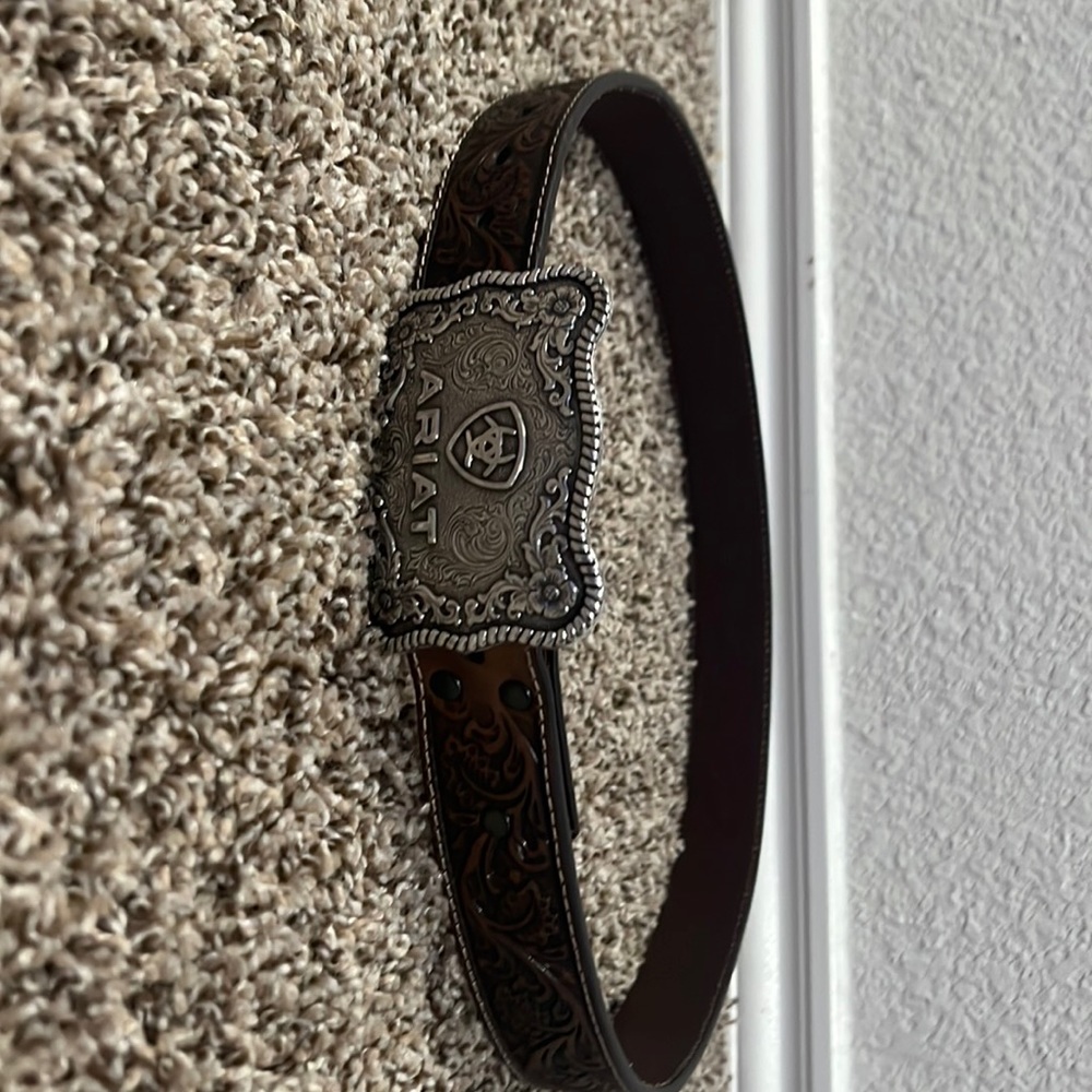 Ariat brown belt with buckle